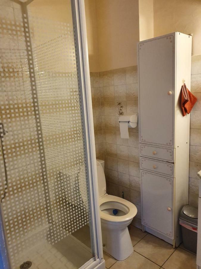 Studio Avec Grand Balcon- Residence De Caractere Бандол Екстериор снимка