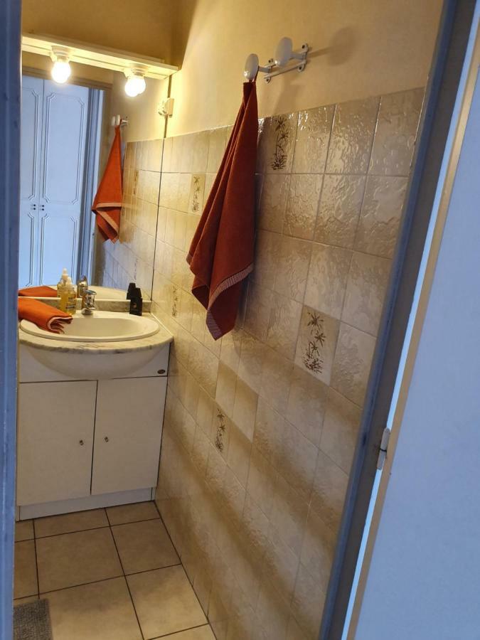 Studio Avec Grand Balcon- Residence De Caractere Бандол Екстериор снимка